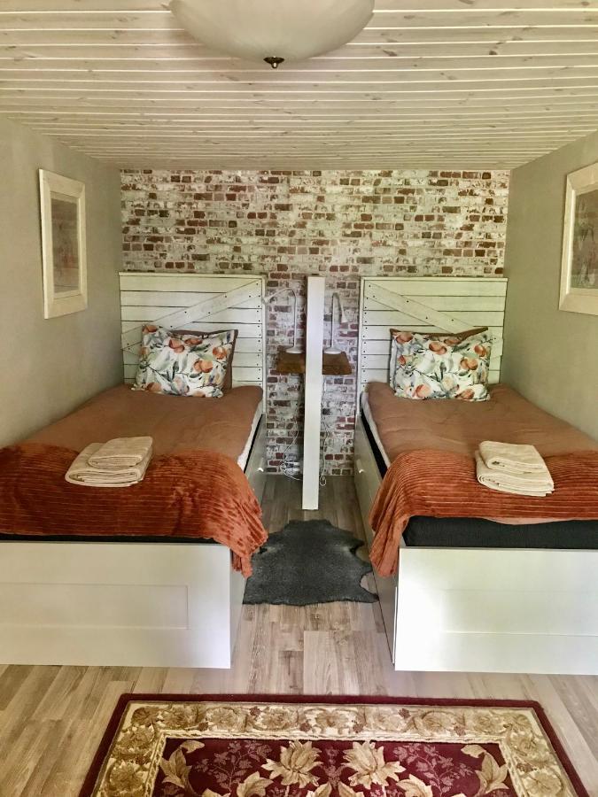 Bed and Breakfast The Old Henhouse Tollarp Exterior foto